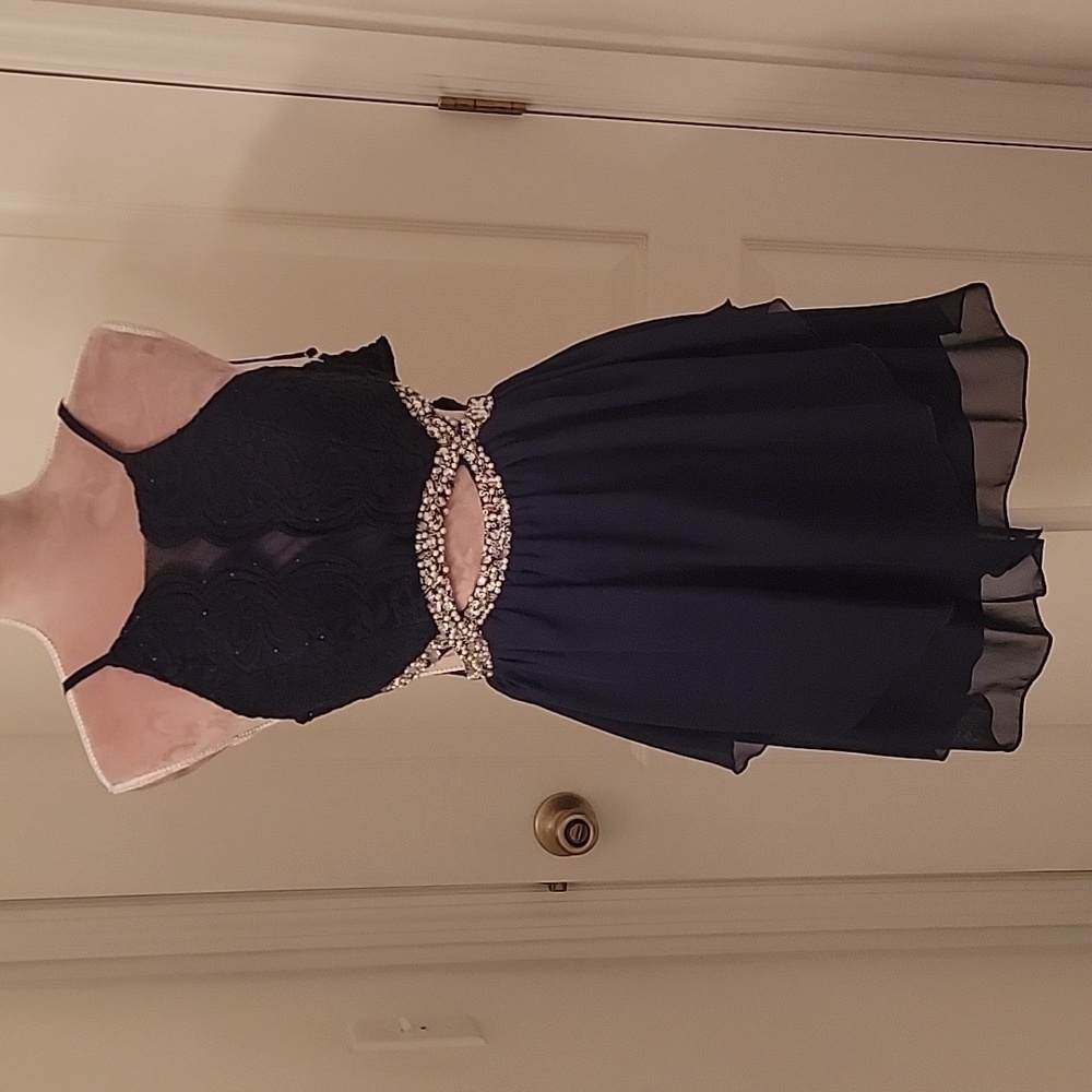 Xtraordinary Infinity Cutout Tiered Chiffon Short Dress, Size 1.  1 Flaw